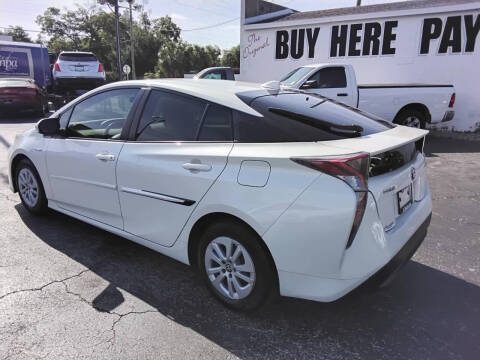 2016 Toyota Prius Two
