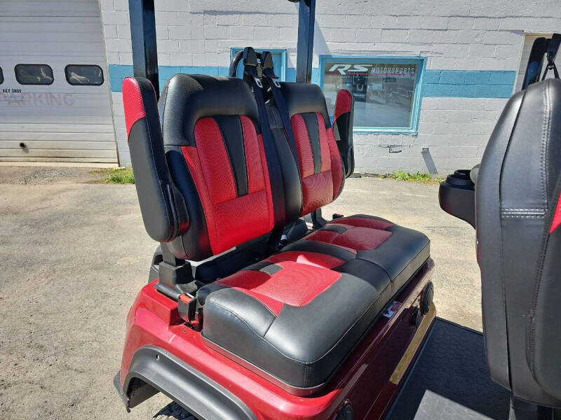 2024 Evolution Maverick 4