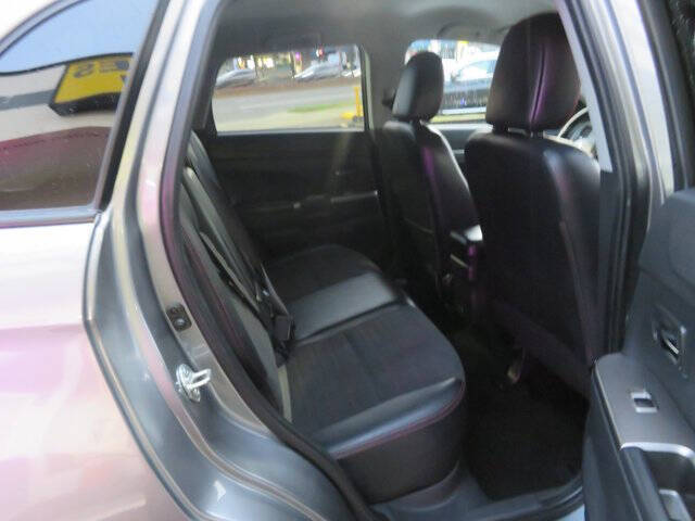 2023 Mitsubishi Outlander Sport SE