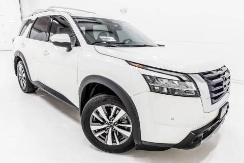 2024 Nissan Pathfinder SL
