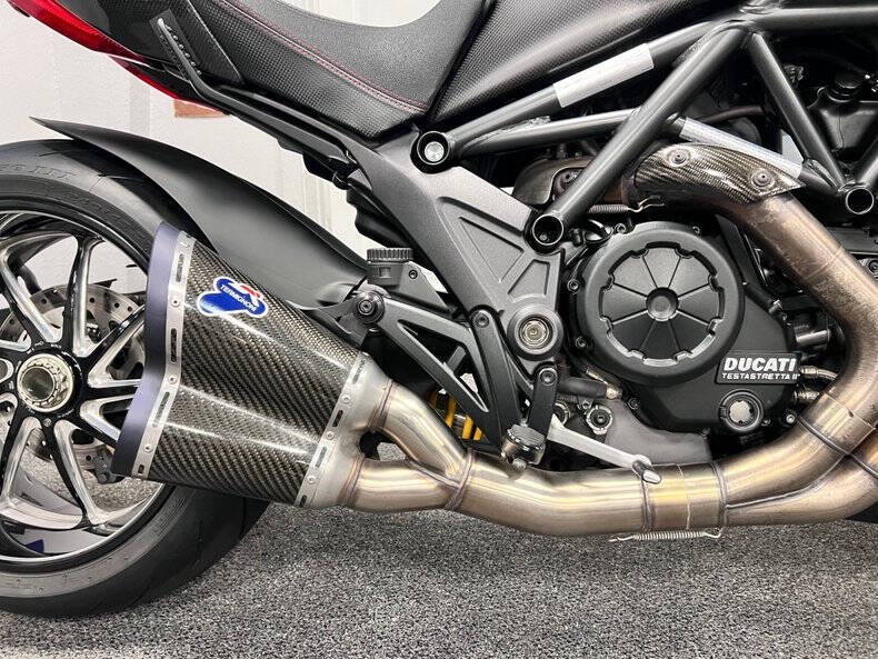 2012 Ducati Diavel Carbon Series