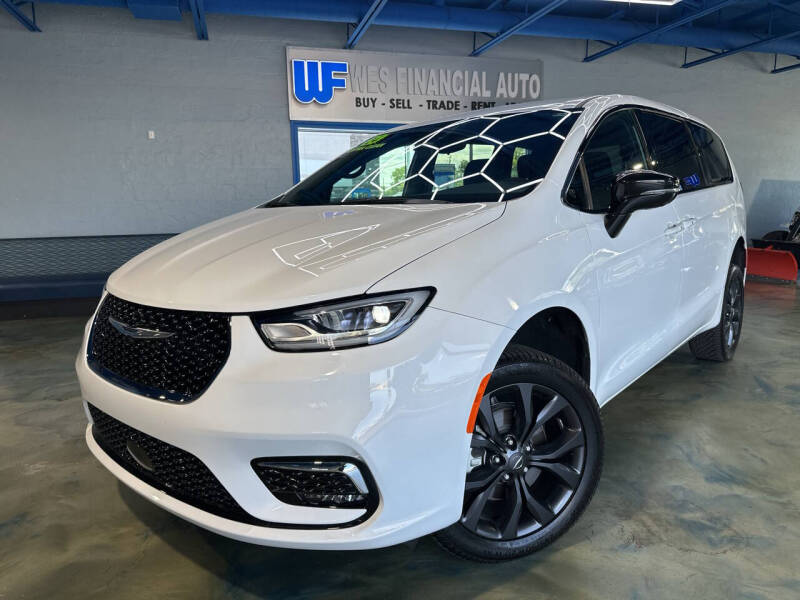 2024 Chrysler Pacifica Touring