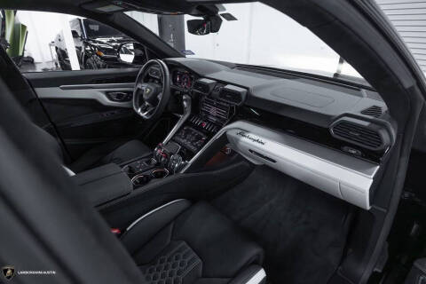 2023 Lamborghini Urus S