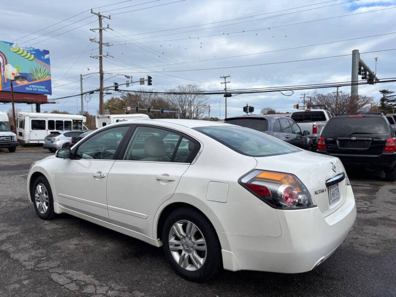 2011 Nissan Altima null photo 6