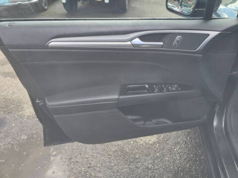 2013 Ford Fusion SE
