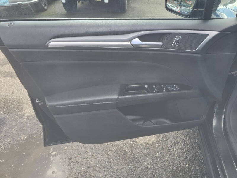 2013 Ford Fusion SE