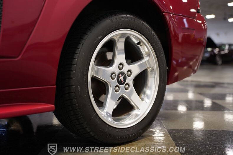2004 Ford Mustang GT Deluxe