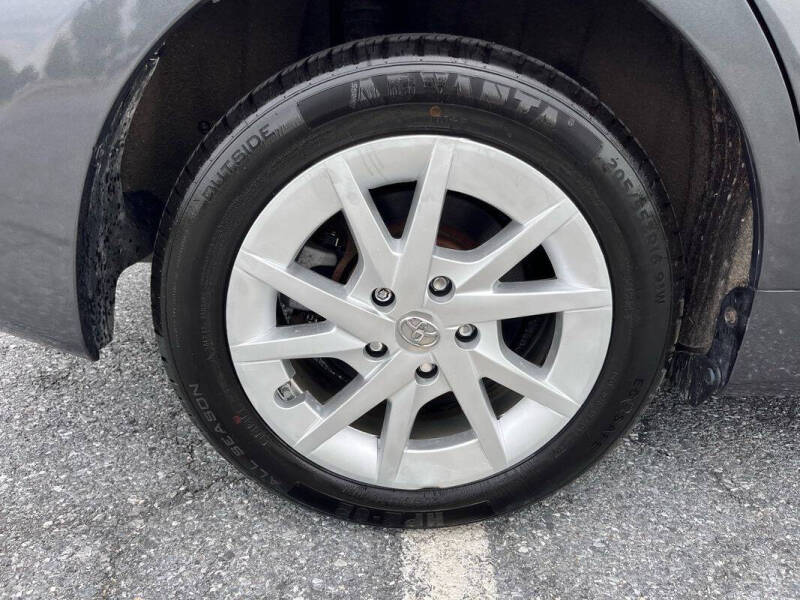 2016 Toyota Prius v Two
