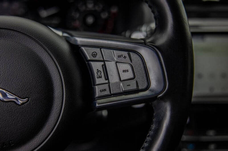 2020 Jaguar F-PACE 25t R-Sport