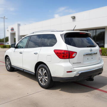 2018 Nissan Pathfinder SV