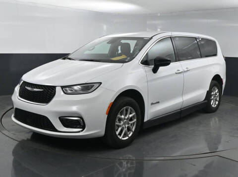 2024 Chrysler Pacifica Touring