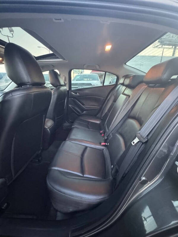 2018 Mazda MAZDA3 Touring