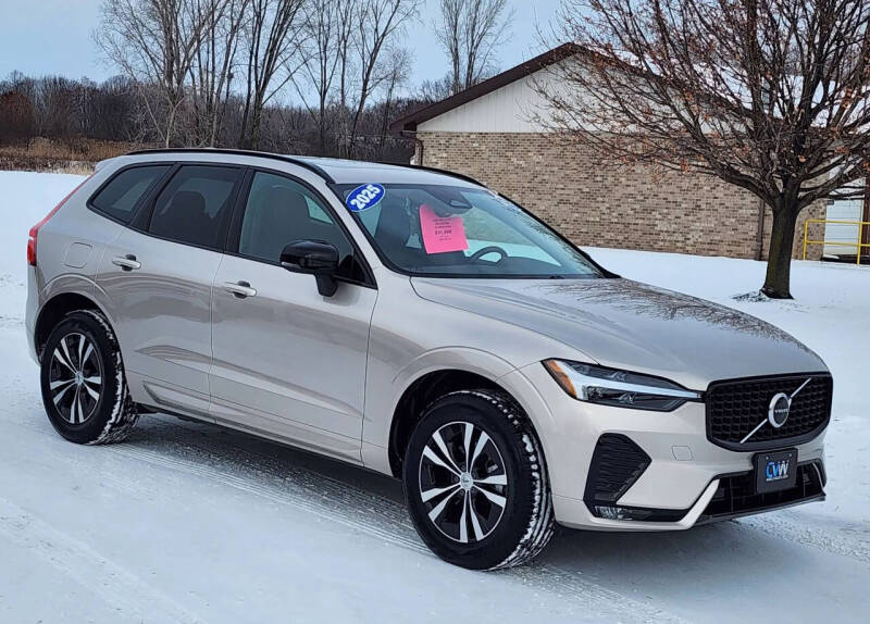 2025 Volvo XC60 B5 Core Dark Theme