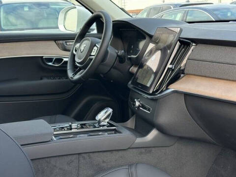 2025 Volvo XC90 T8 Plus Bright Theme 7P