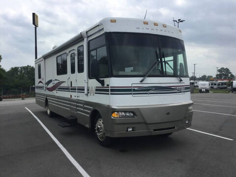 2000 Winnebago WKL36LP