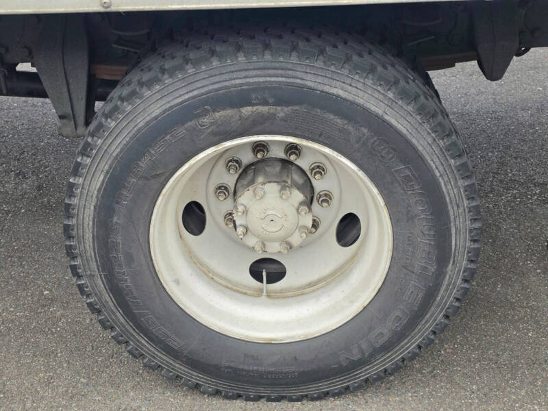 2009 Freightliner M2 106
