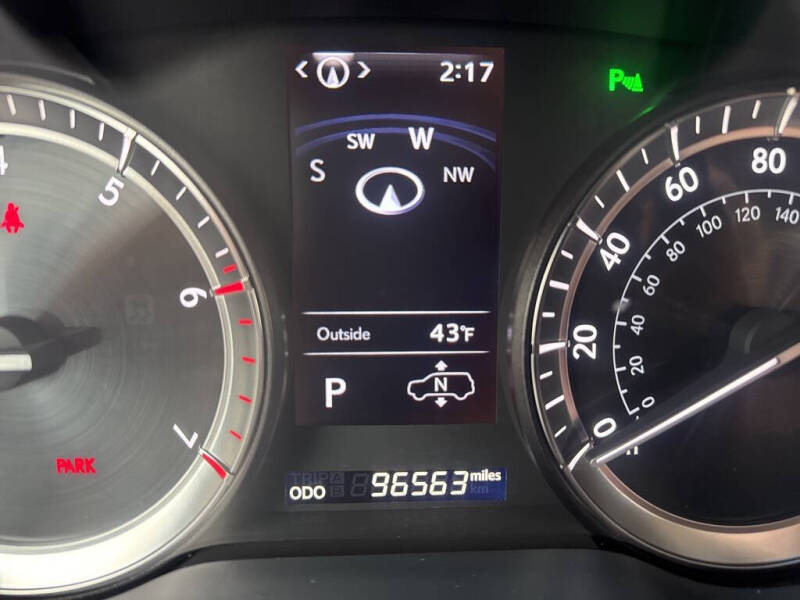 2021 Lexus LX 570 Three-Row