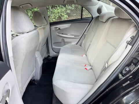 2011 Toyota Corolla LE