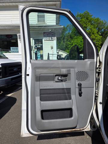 2011 Ford E-Series E-350 SD