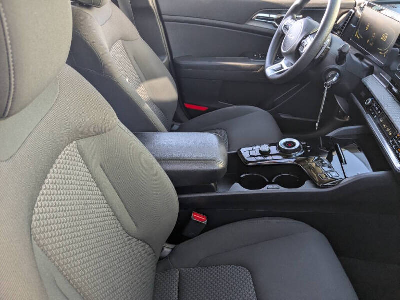 2023 Kia Sportage Hybrid LX