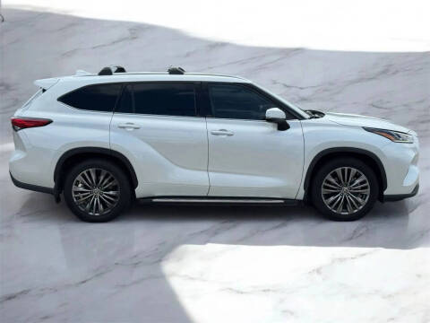 2022 Toyota Highlander Platinum
