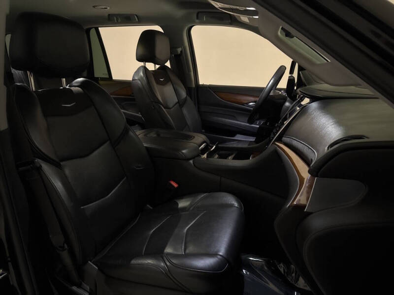 2019 Cadillac Escalade Standard