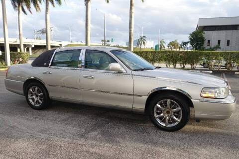 2007 Lincoln Town Car for sale at SR Motorsport in Pompano Beach FL