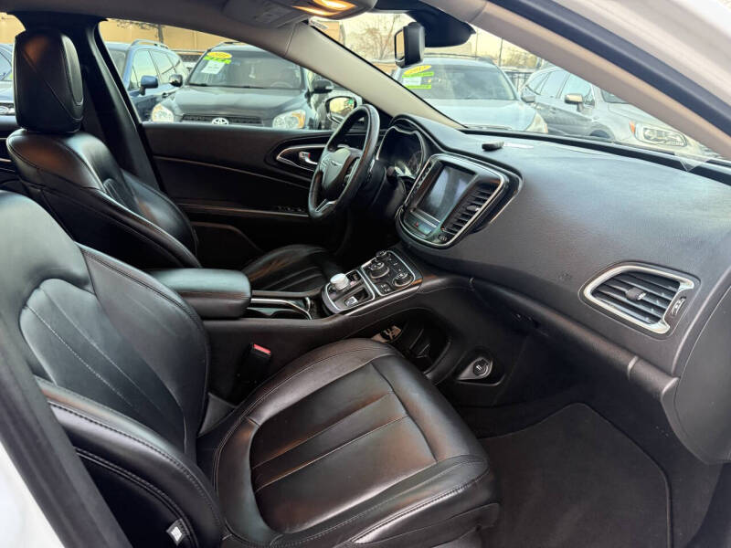 2016 Chrysler 200 C Platinum