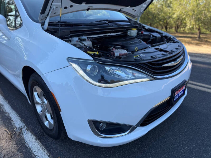 2017 Chrysler Pacifica Hybrid Touring Plus