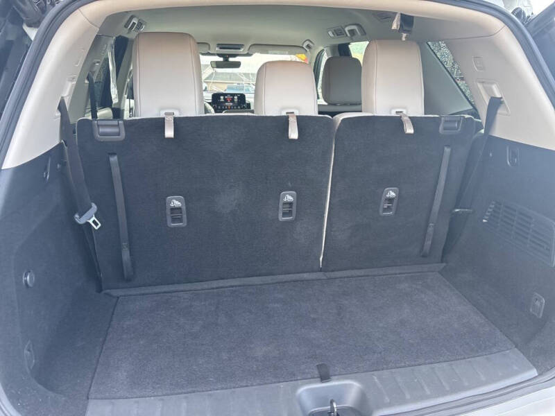 2023 Nissan Pathfinder SL