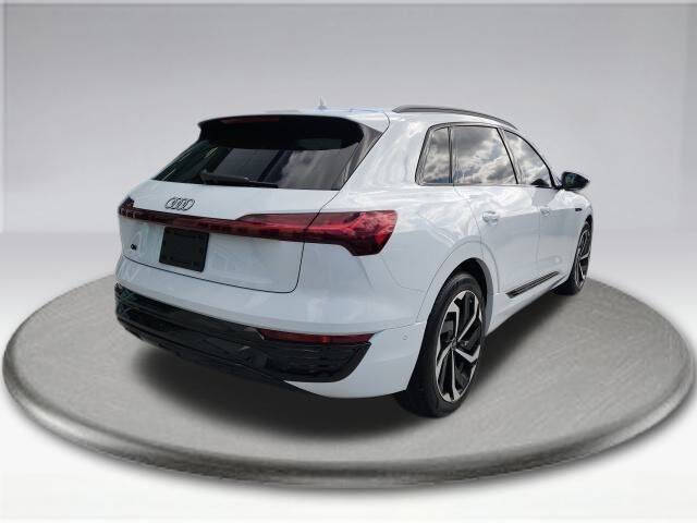 2024 Audi Q8 e-tron quattro Prestige