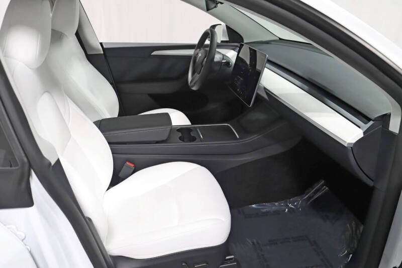 2025 Tesla Model Y Performance
