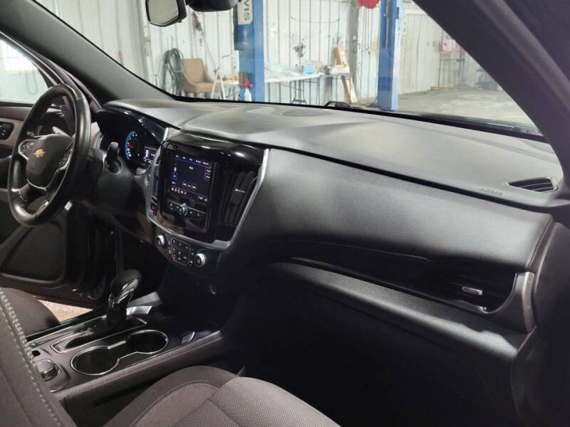 2022 Chevrolet Traverse LT Cloth