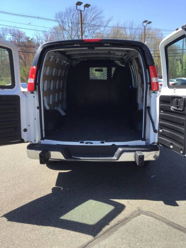 2024 Chevrolet Express 2500