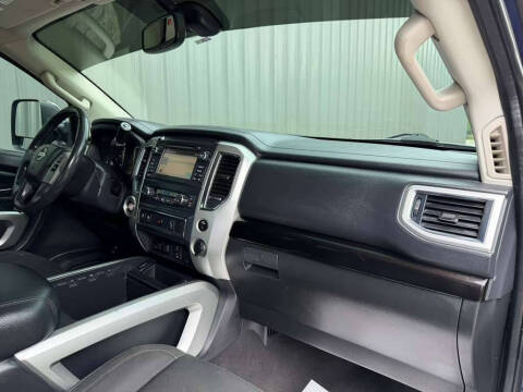 2017 Nissan Titan SV