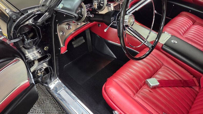 1962 Ford Thunderbird