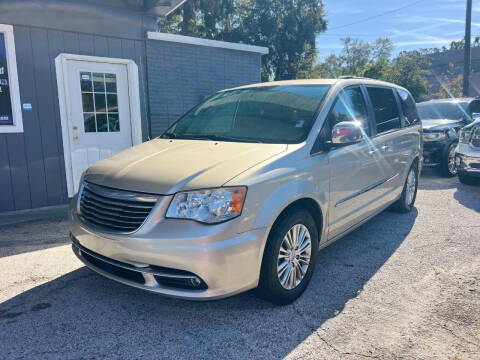 2015 Chrysler Town and Country Touring-L