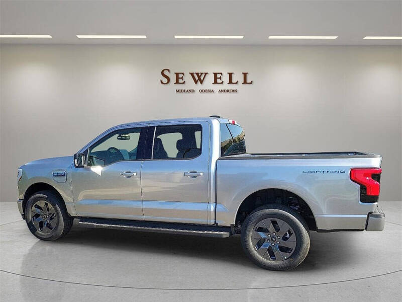 2025 Ford F-150 Lightning Flash