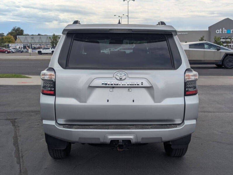 2024 Toyota 4Runner SR5