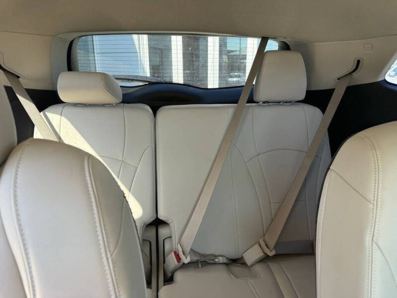 2023 Buick Enclave Essence