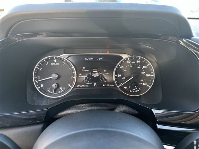 2024 Nissan Pathfinder SV