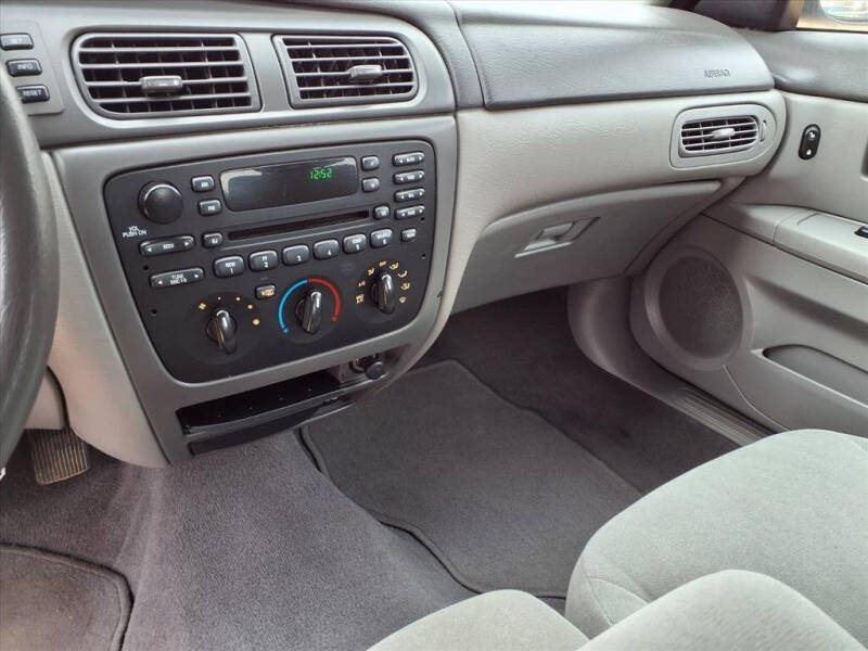 2004 Ford Taurus SES