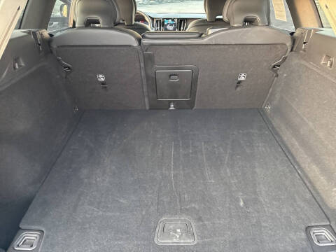 2025 Volvo XC60 B5 Plus Dark Theme