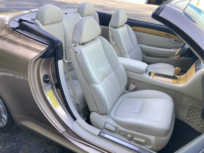 2004 Lexus SC 430