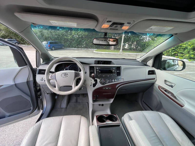 2011 Toyota Sienna XLE 8-Passenger