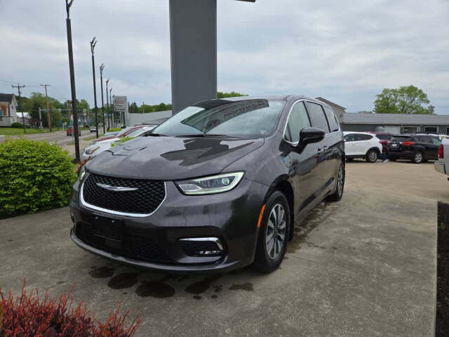 2023 Chrysler Pacifica Plug-In Hybrid for sale at Dave Warren Used Car Super Center in Westfield, NY