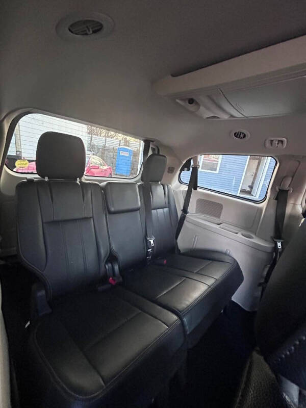 2012 Chrysler Town and Country Touring
