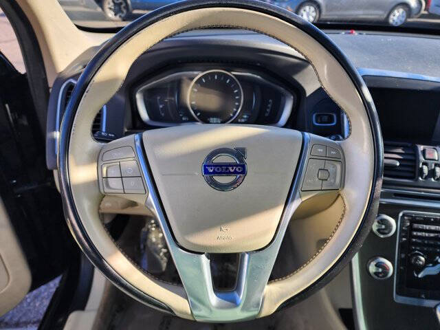 2016 Volvo XC60 T5 Drive-E Premier