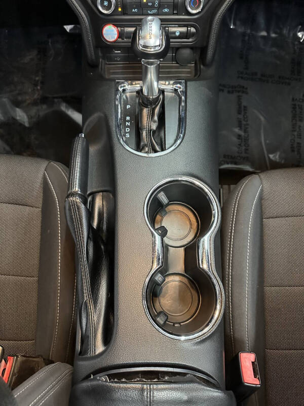 2016 Ford Mustang V6