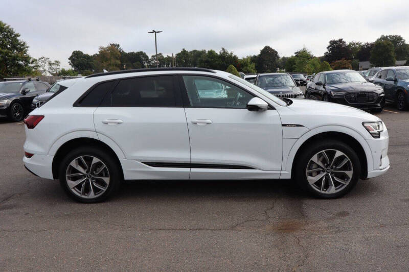 2021 Audi e-tron quattro Premium Plus